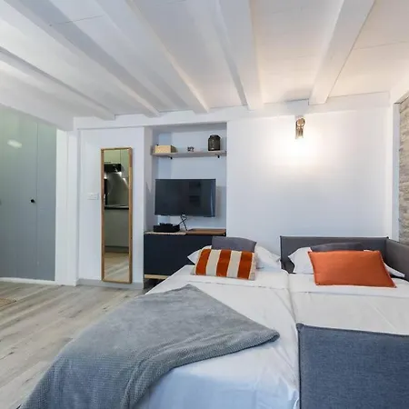 Studio En Duplex Centre Nice/ Port /vieille-ville. 公寓 *